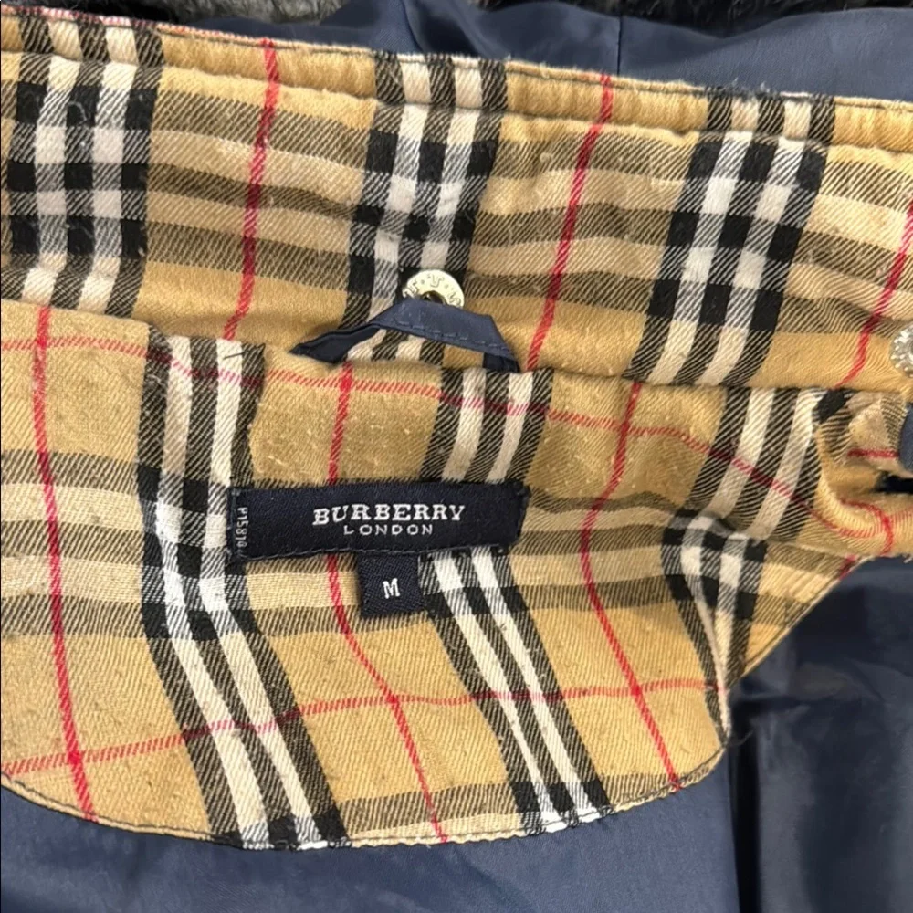 Authentic Burberry Navy Jacket with Faux Fur Hood - Picture 9 of 12